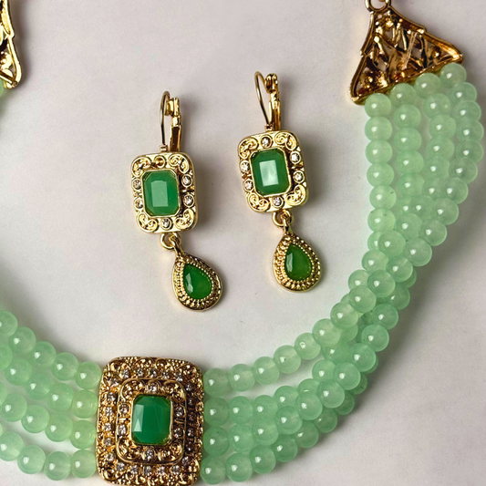Parure ras du cou vert menthe