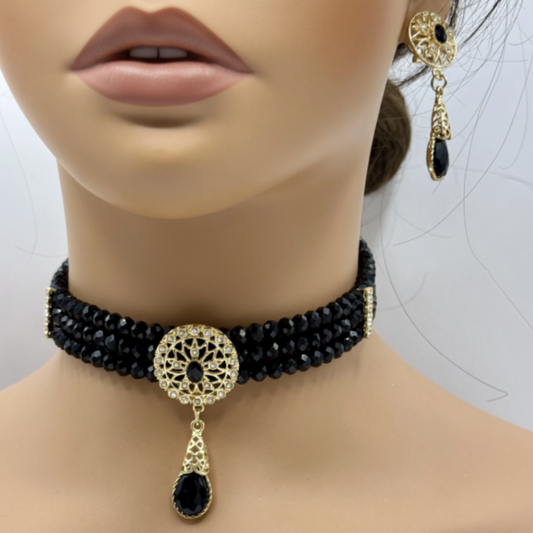 Parure ras du cou noir