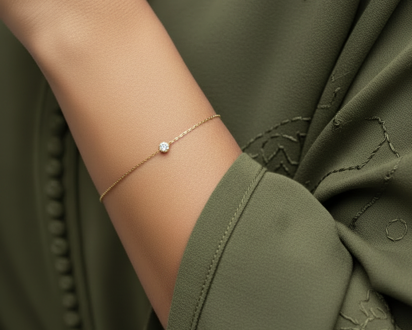bracelet fin, caftan bleu royal